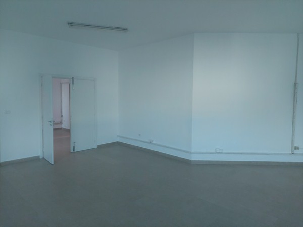 Fouchana Zone Industrielle El Meghira Bureaux & Commerces Bureau Bureau h4 180 m  mghira zi