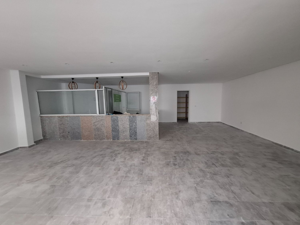 Fouchana Zone Industrielle El Meghira Bureaux & Commerces Surfaces Dpt 1250 m  mghira zon