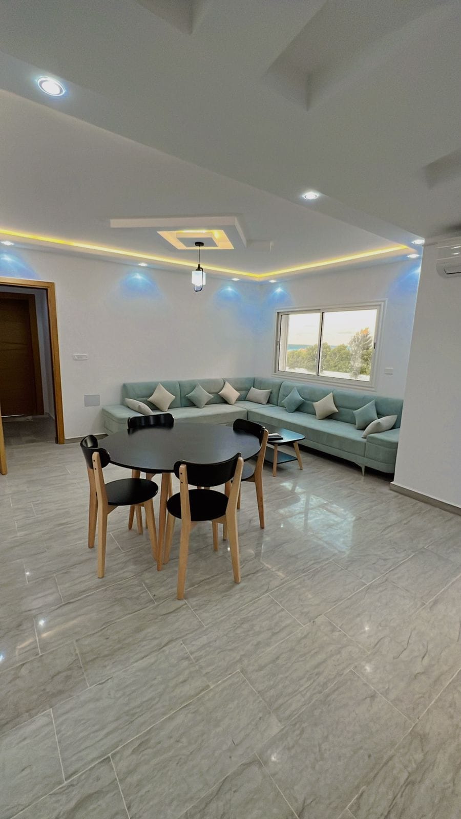 Hammam El Ghezaz Ezzahra Vente Appart. 2 pices Luxueux appartement meubl pieds dans l'eau