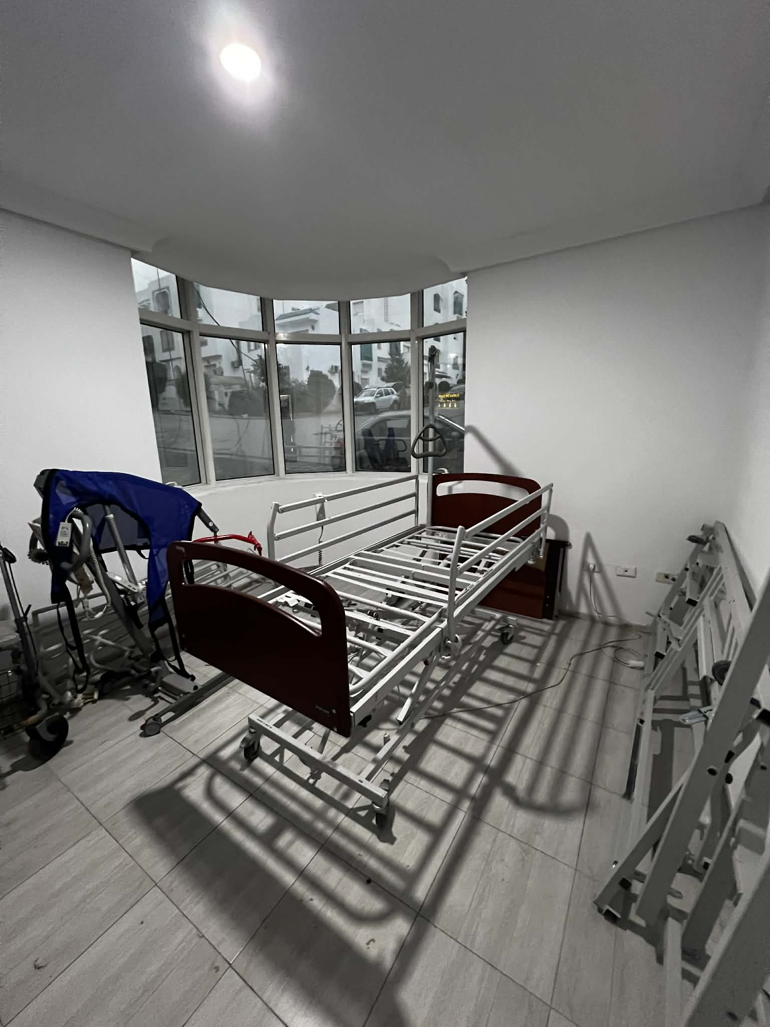 Ariana Ville Cite Ennasr 1 Autres meubles Autres Lit mdicalis lectrique avec matelas