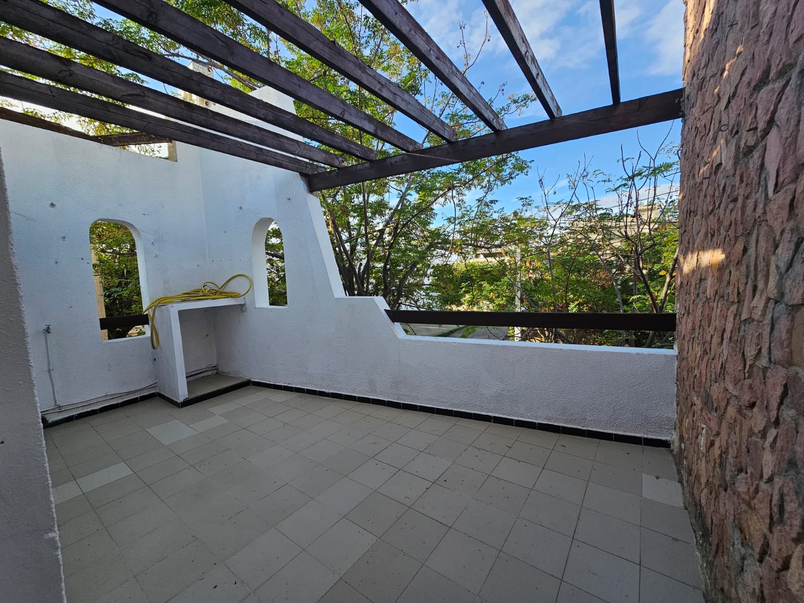 Ezzouhour (Tunis)&nbsp;Ezzouhour 4&nbsp;Vente&nbsp;Maisons&nbsp;Etage de villa s3 plus studio 250 md a ezzouhour