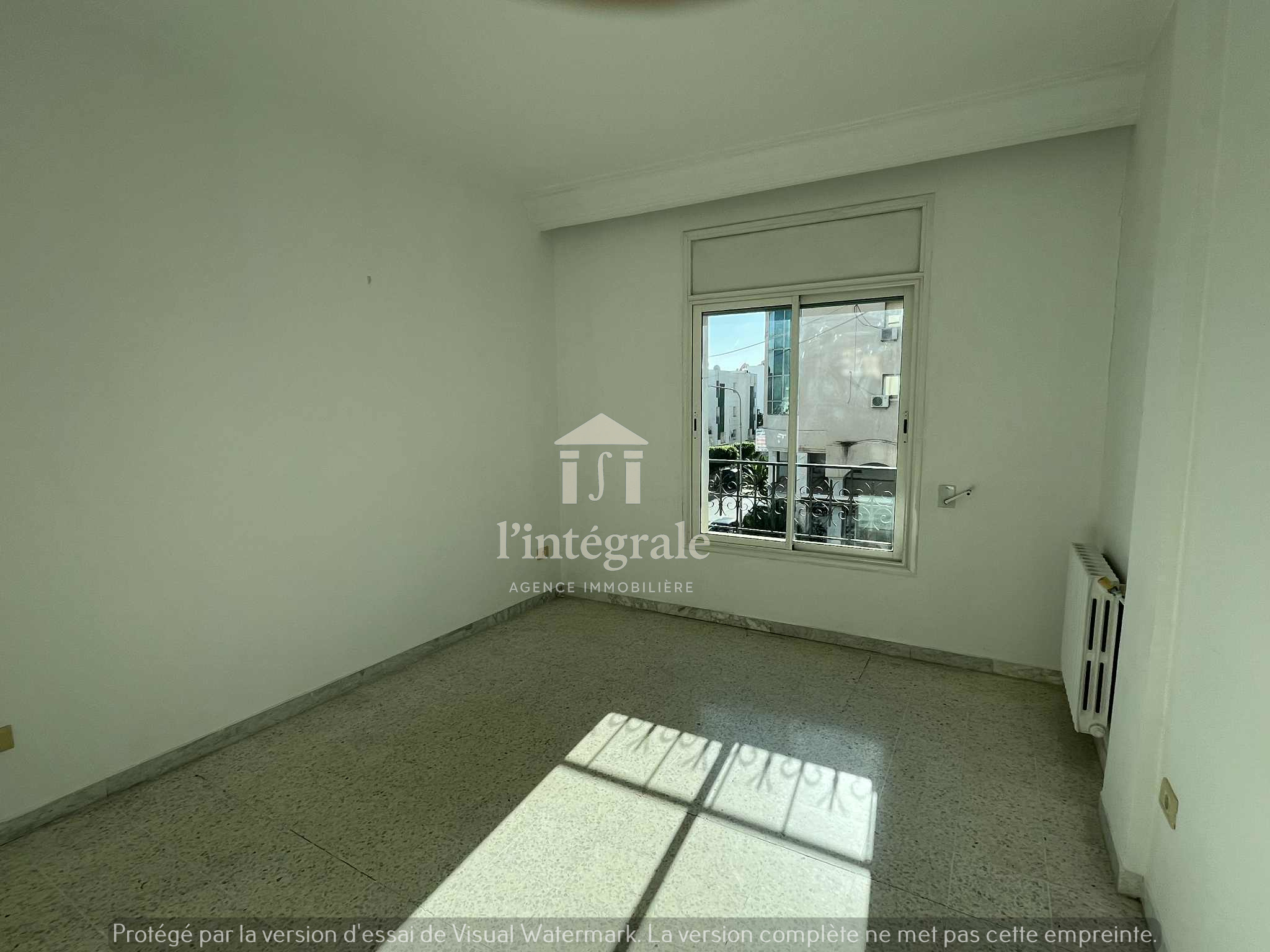 Ariana Ville&nbsp;Cite Ennasr 2&nbsp;Location&nbsp;Appart. 4 pi�ces&nbsp;Bel s3 de standing � enasser2