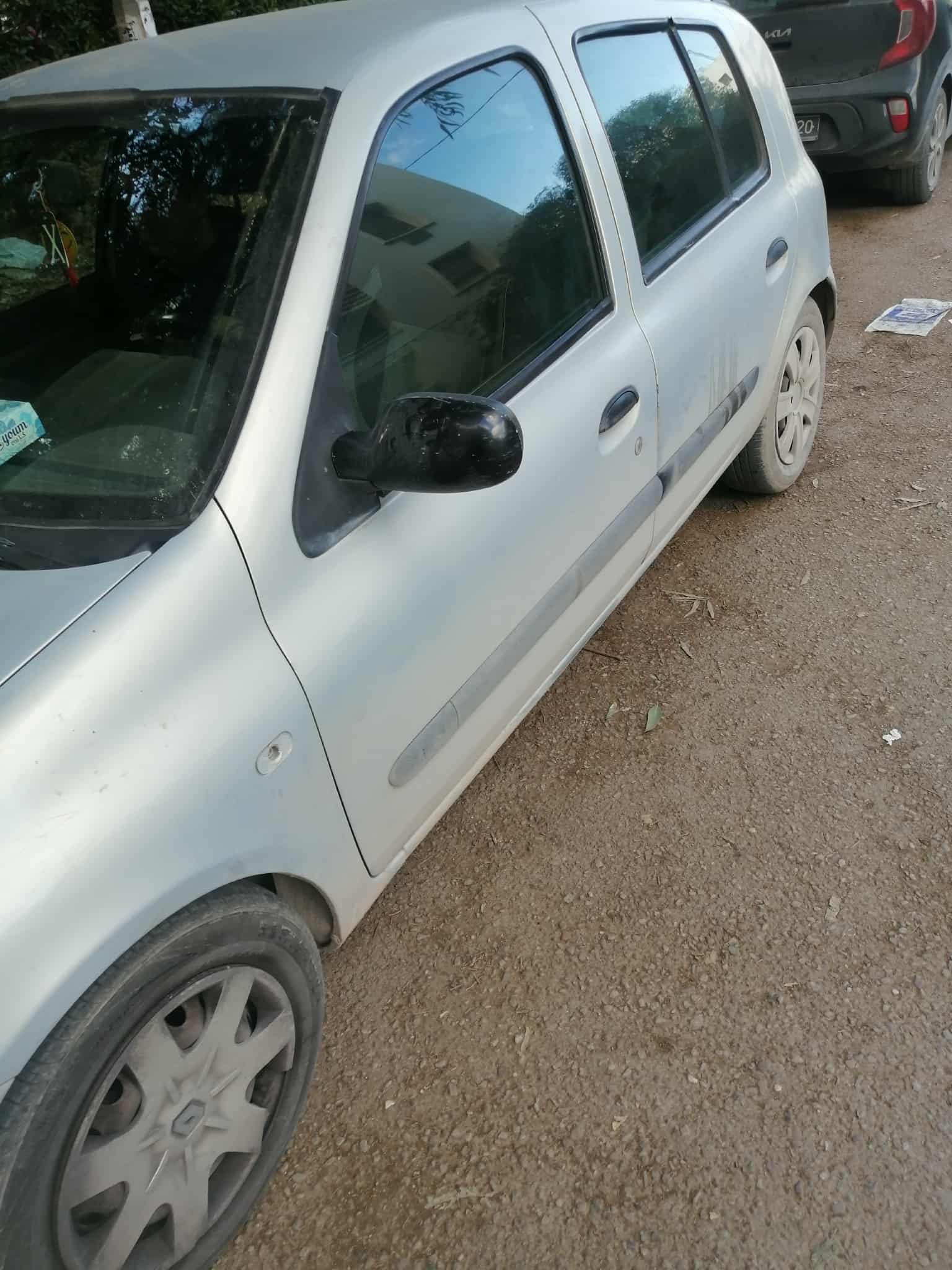 El Menzah Cite El Mahrajene Renault Clio Clio bombee