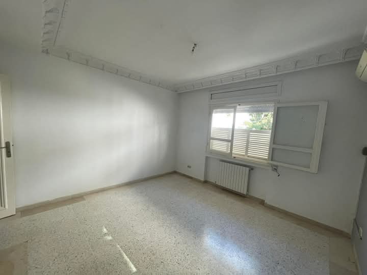 Ariana Ville&nbsp;Cite Ennasr 2&nbsp;Location&nbsp;Appart. 4 pi�ces&nbsp;S3 1450 d ennasr 2