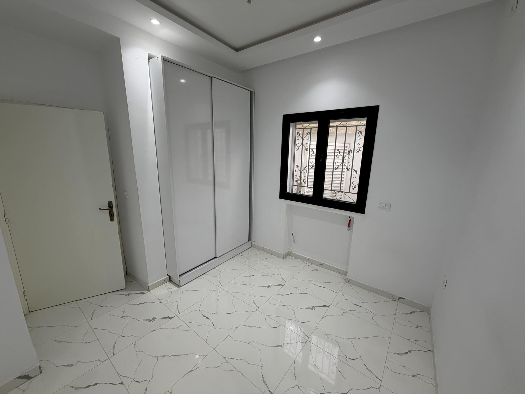 Ariana Ville&nbsp;Riadh Landlous&nbsp;Location&nbsp;Appart. 2 pi�ces&nbsp;S1 rdc 650 d riadh el andalous