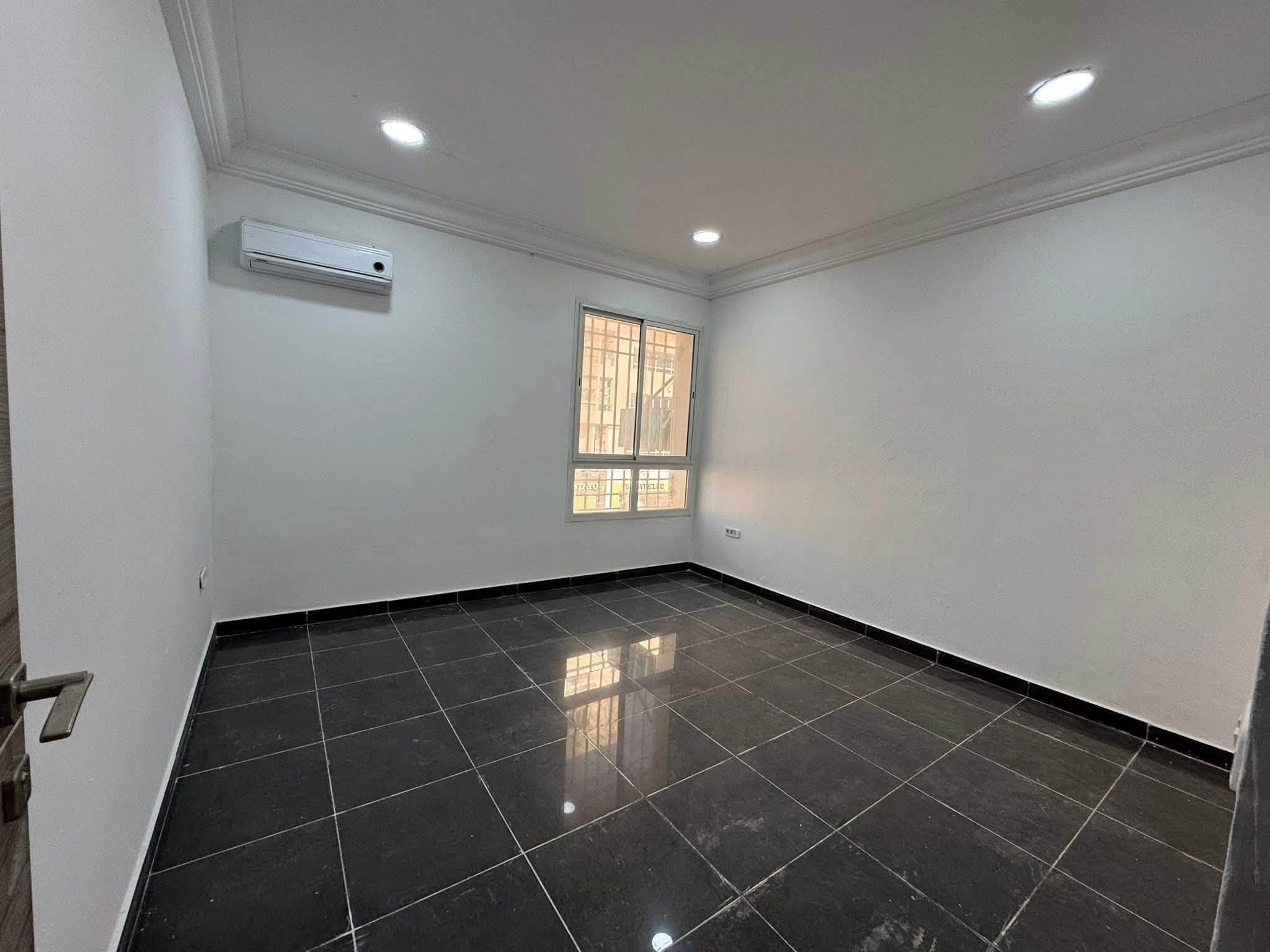 Ariana Ville&nbsp;Cite Ennasr 2&nbsp;Bureaux & Commerces&nbsp;Bureau&nbsp;Bureau h3 1400 d ennasr 2