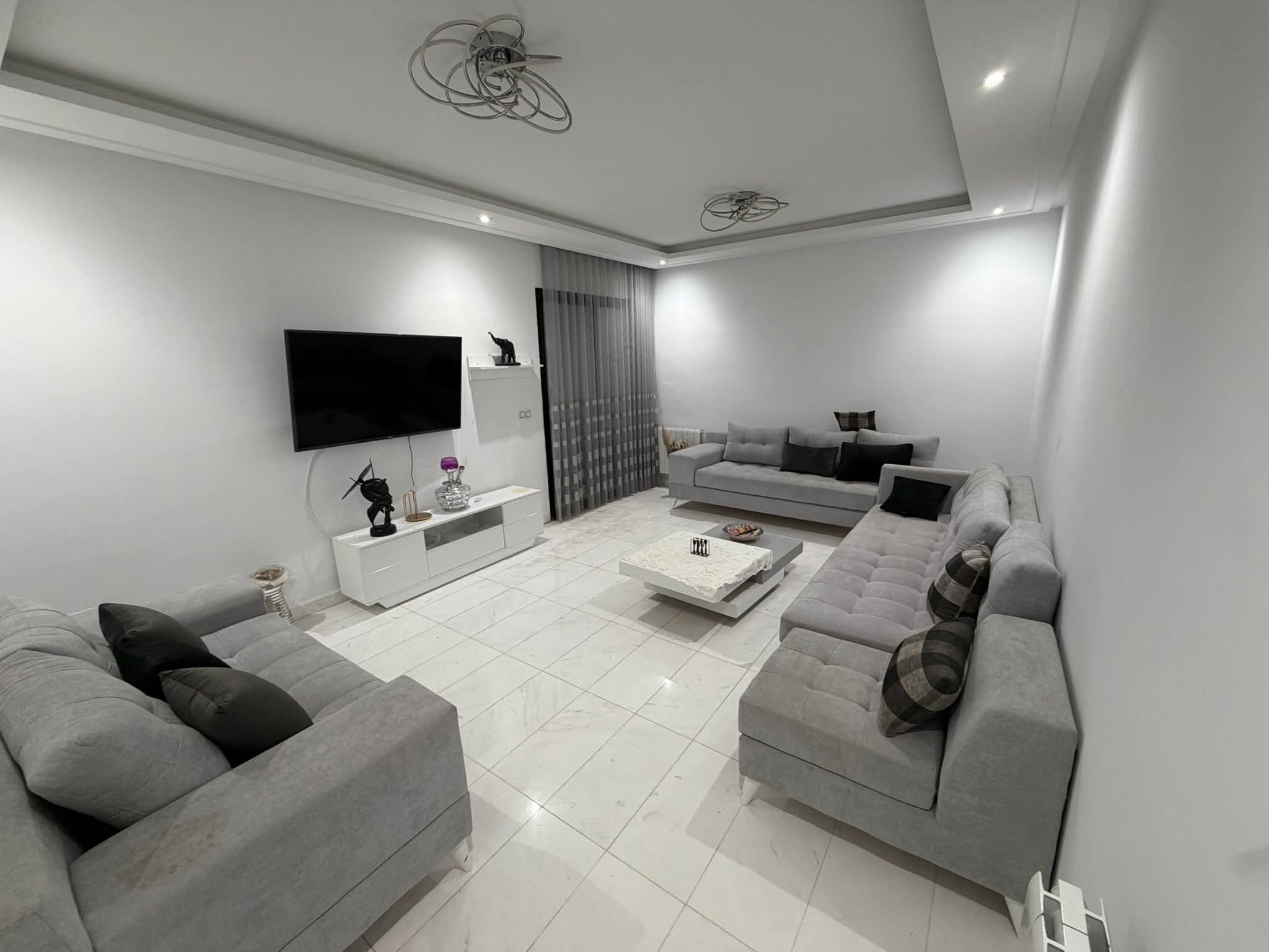 Ariana Ville&nbsp;Cite Ennasr 2&nbsp;Location&nbsp;Appart. 4 pi�ces&nbsp;S3  meuble 2400d ennasr 2