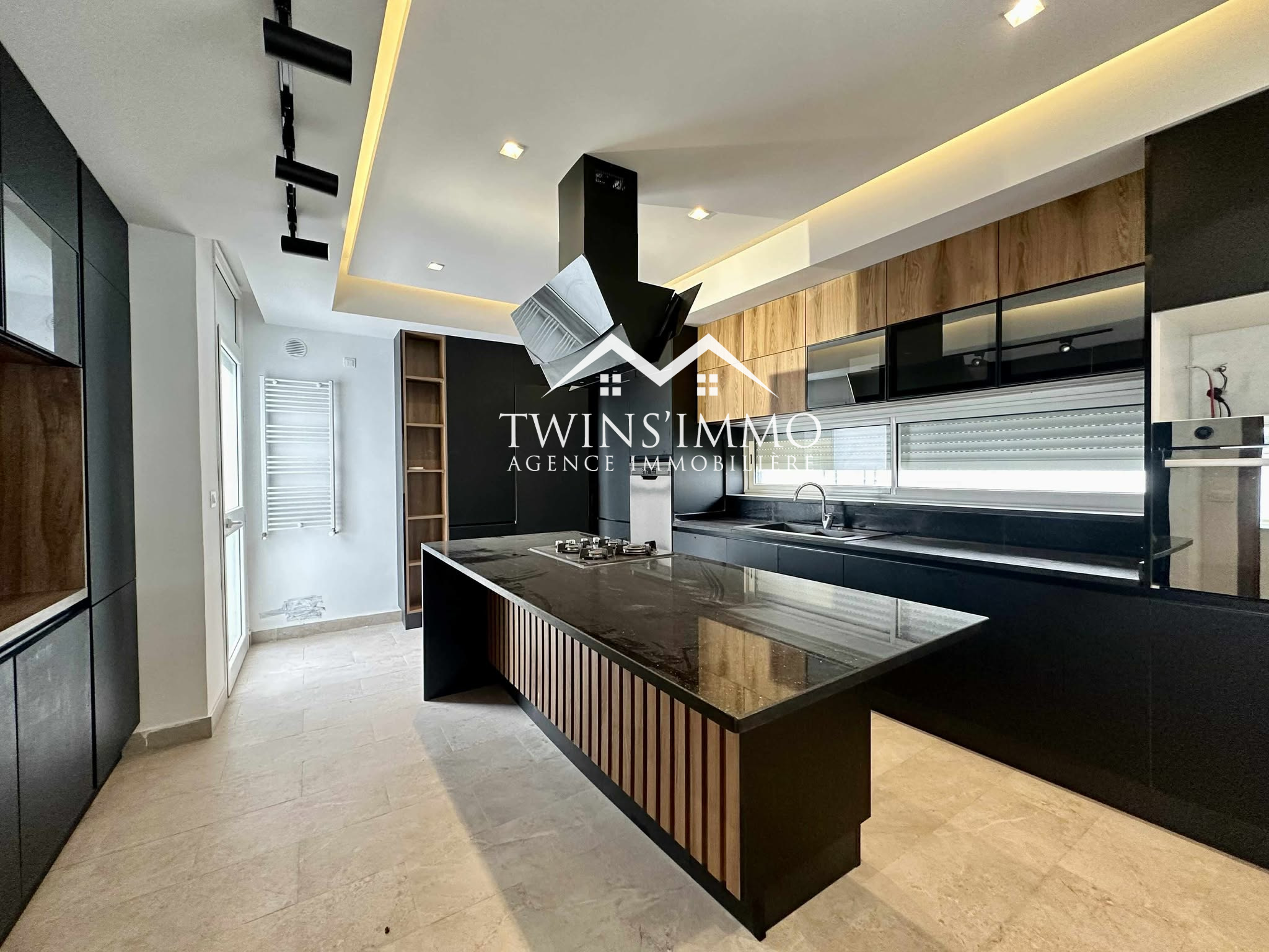 La Soukra La Soukra Location Maisons Villa s3 avec piscine  la soukra