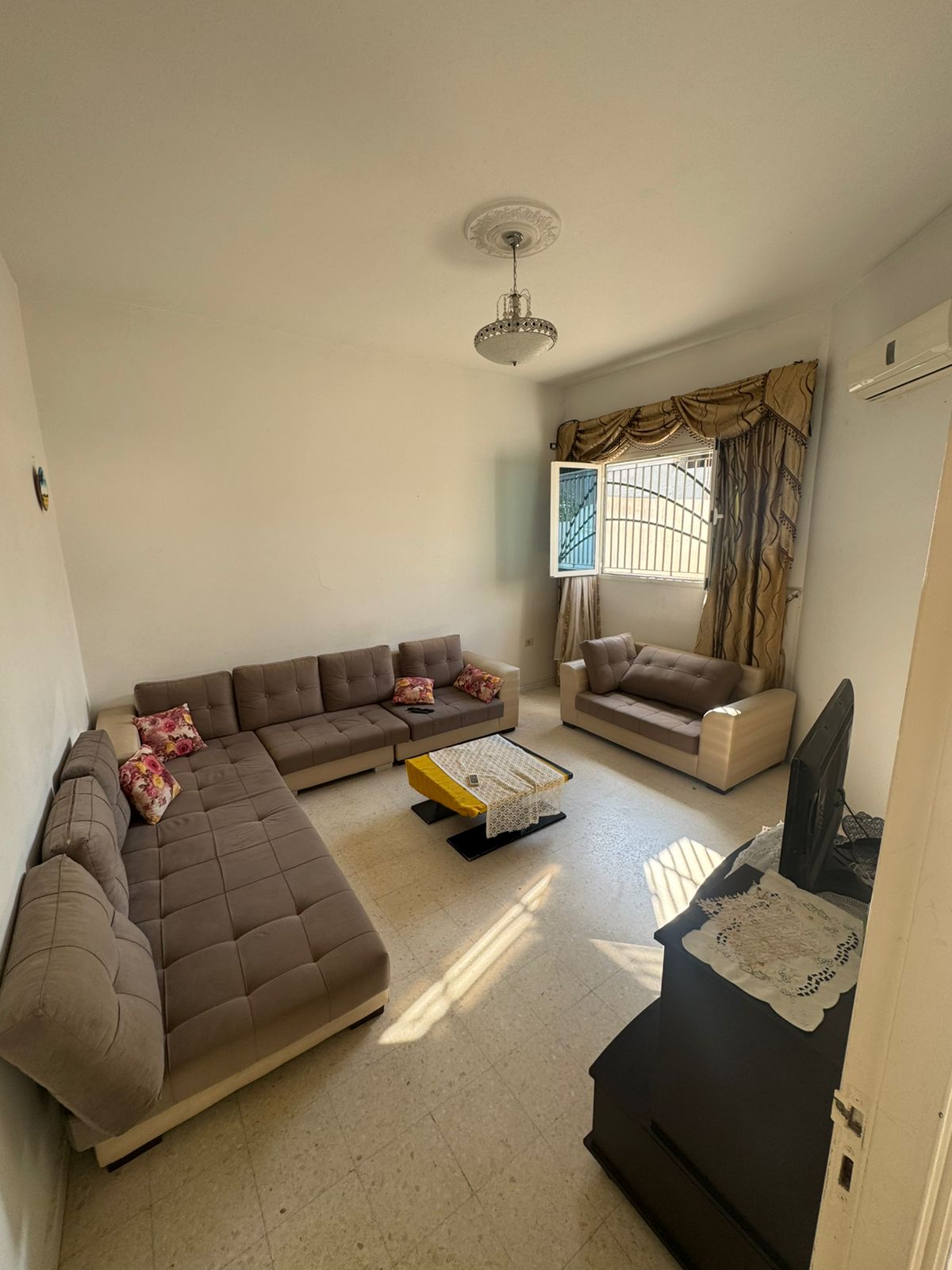 Sousse Jaouhara&nbsp;Cite Sahloul&nbsp;Vente&nbsp;Appart. 3 pi�ces&nbsp;Une villa spacieuse avec petit jardin