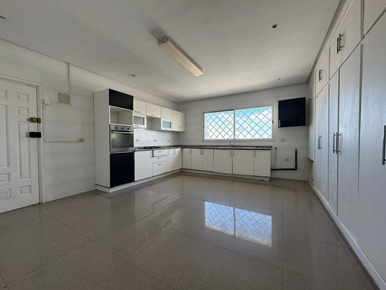 El Menzah El Menzah 9 Location Maisons Villa sur 3 niveaux  menzah 9c