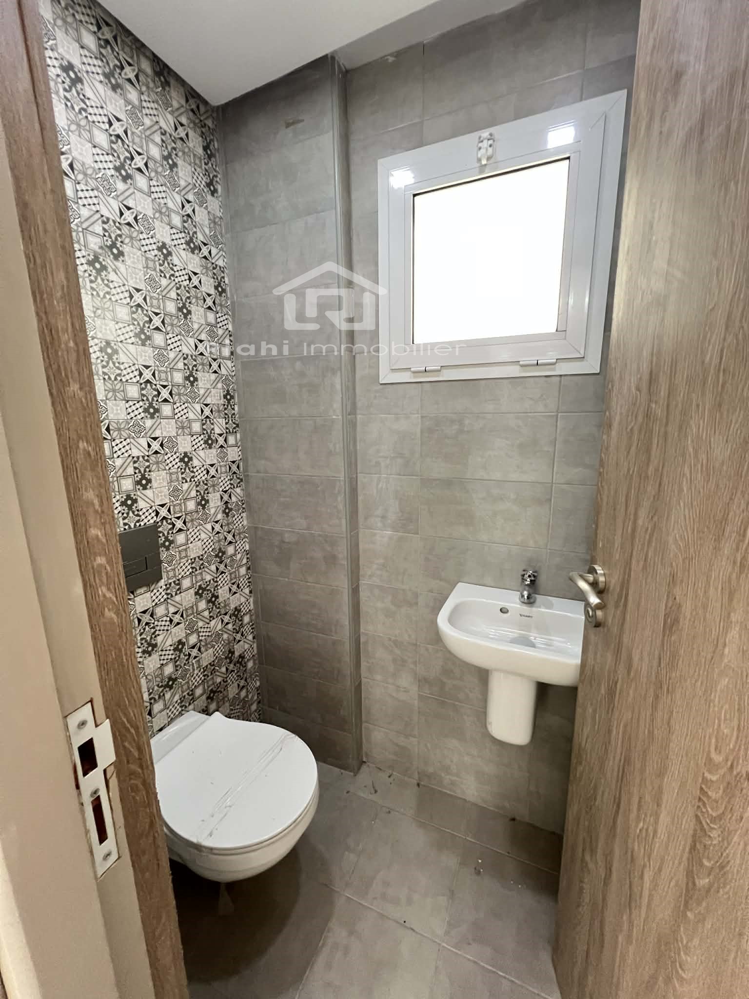 Rades Chouchet Rades Location Appart. 2 pices 4 bureaux a chouchet rades