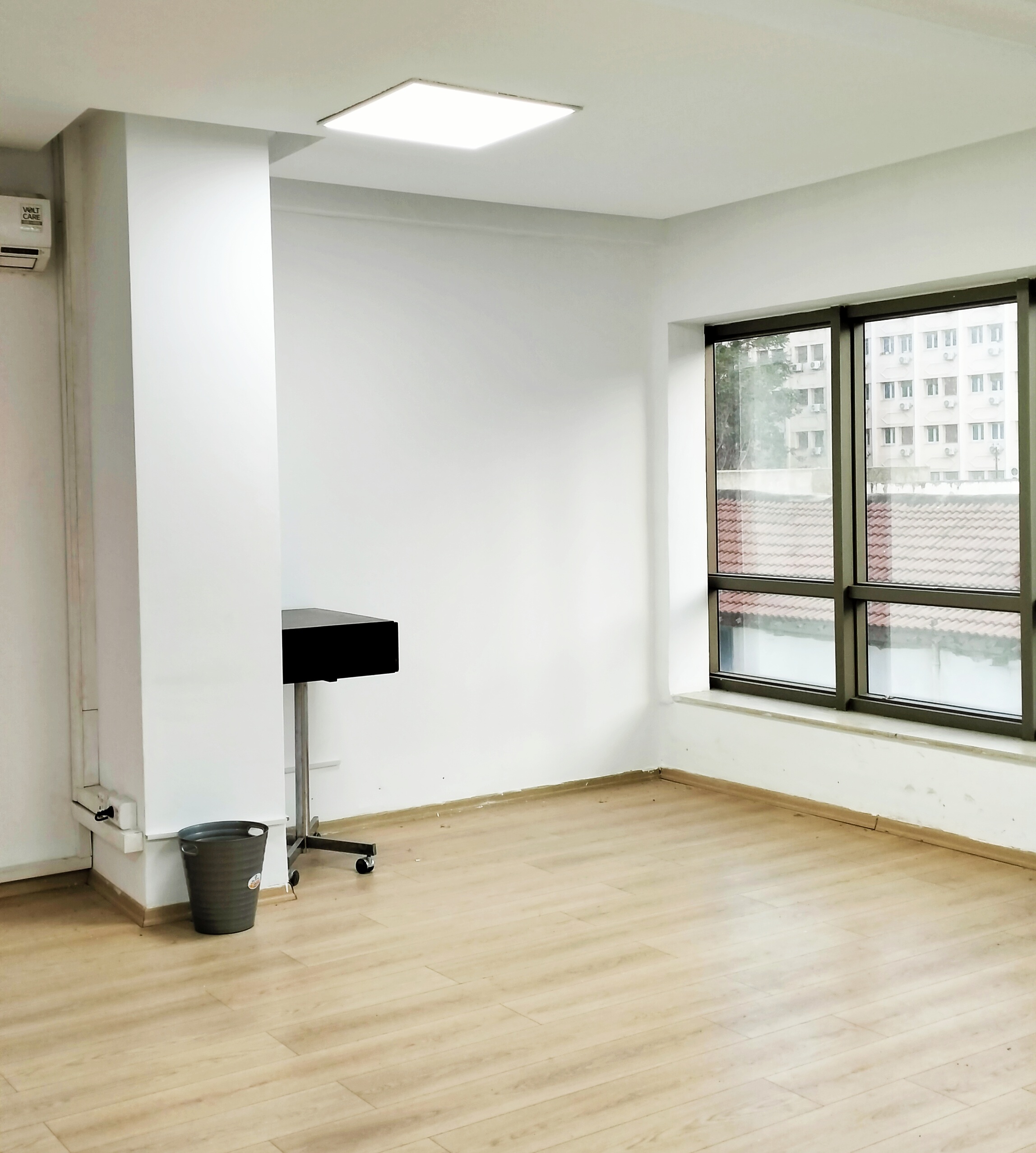 Bab Bhar&nbsp;Hedi Chaker&nbsp;Location&nbsp;Surfaces&nbsp;Bureau haut standing le belv�d�re