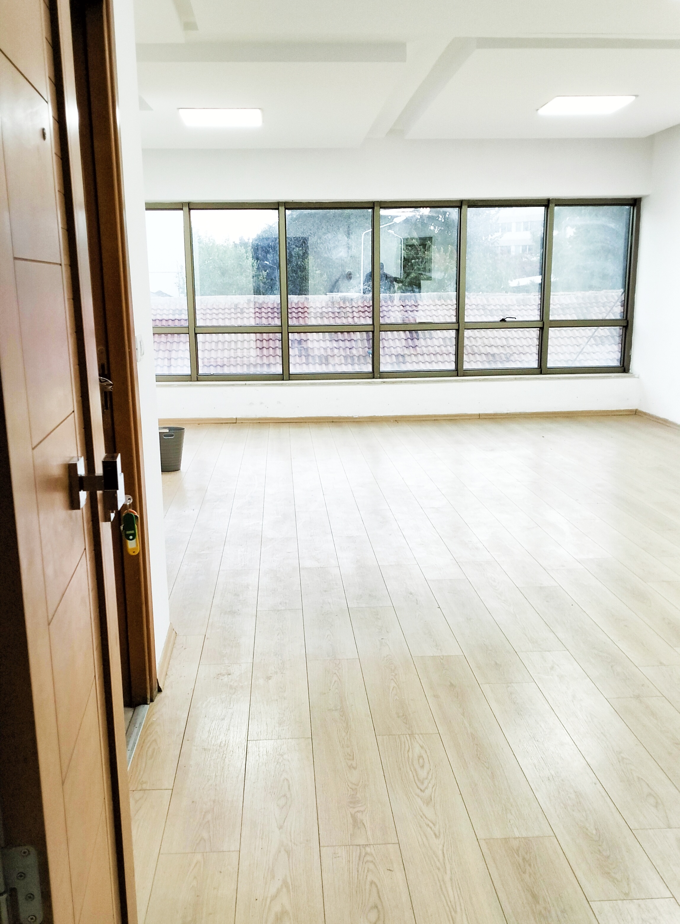 Bab Bhar&nbsp;Hedi Chaker&nbsp;Location&nbsp;Surfaces&nbsp;Bureau haut standing le belv�d�re