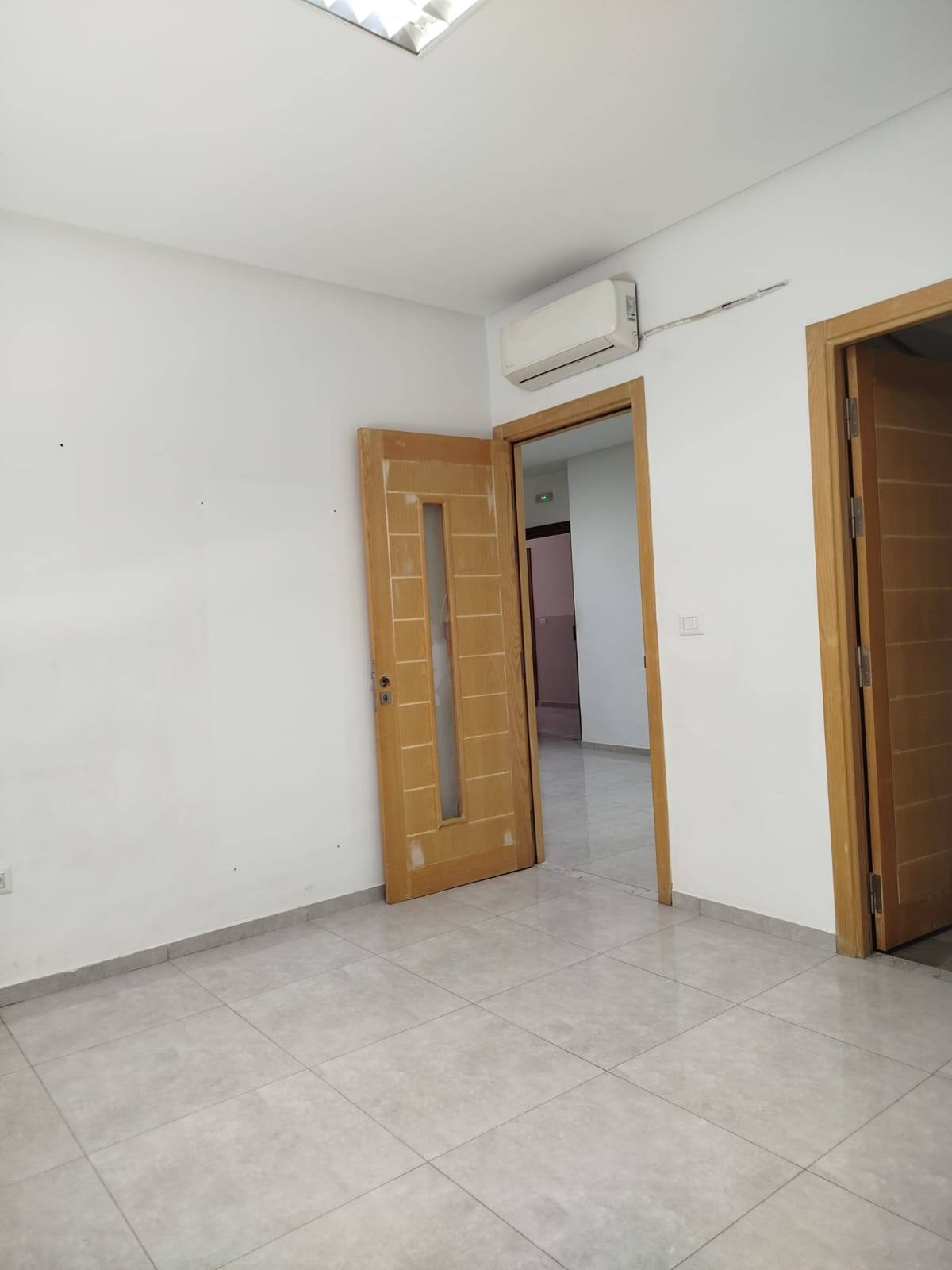 Ariana Ville Ariana Location Appart. 4 pices Al bureau ariana