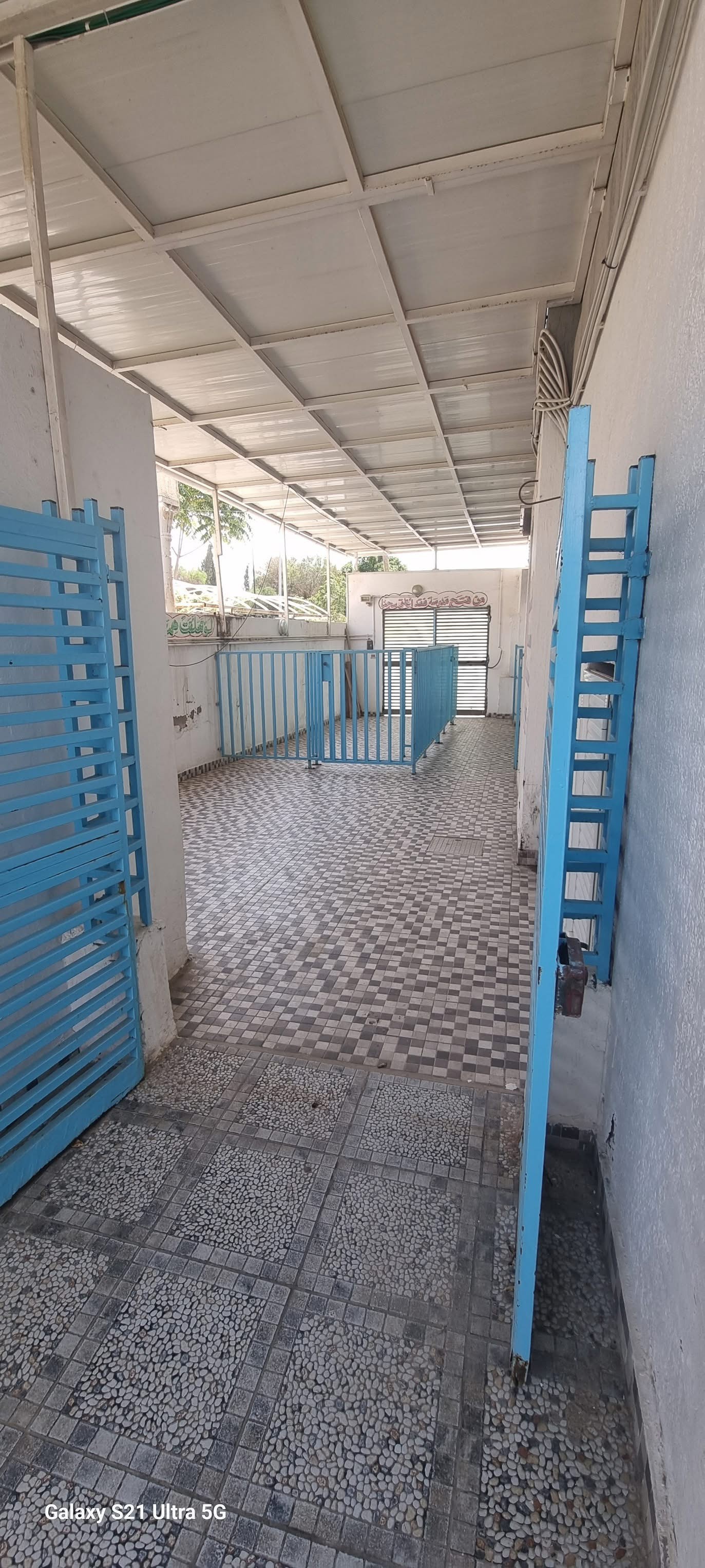 Mannouba La Mannouba Bureaux & Commerces Surfaces Al local commercial