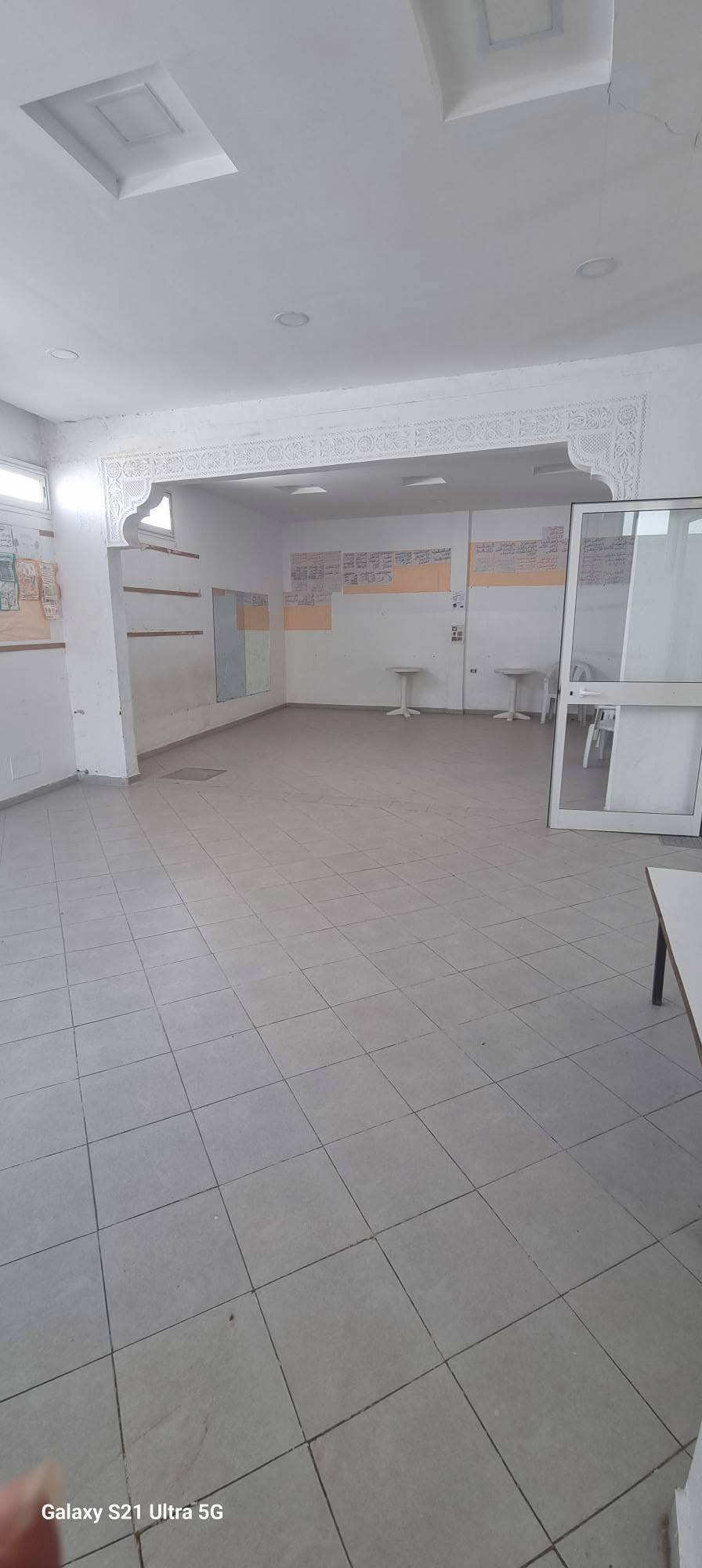 Mannouba La Mannouba Bureaux & Commerces Surfaces Al local commercial