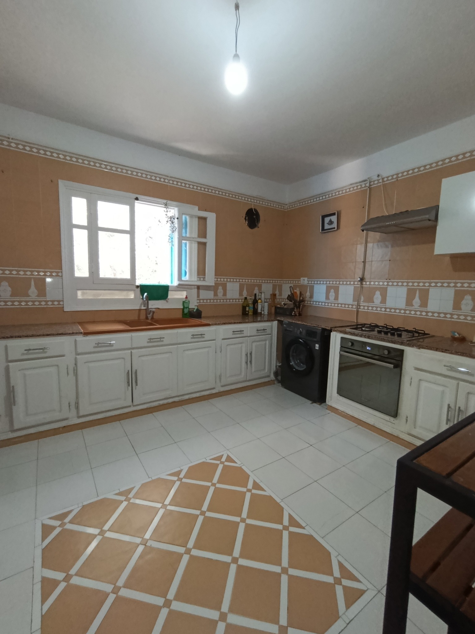 La Marsa&nbsp;Marsa Safsaf&nbsp;Location&nbsp;Appart. 4 pi�ces&nbsp;Al charmant s3 meubl�