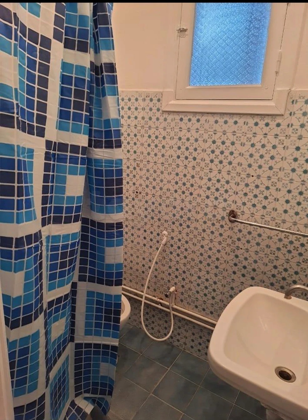 El Menzah&nbsp;El Manar 1&nbsp;Location&nbsp;Appart. 1 pi�ce&nbsp;Studio s0 meubl� manar1 en face �cole hannibal