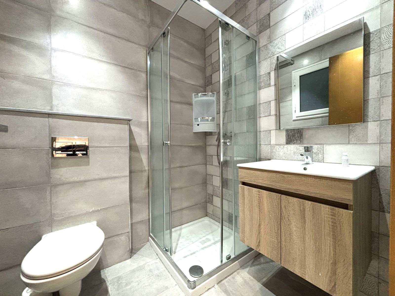 La Soukra&nbsp;La Soukra&nbsp;Location&nbsp;Appart. 2 pi�ces&nbsp;Appartement s1 de 80m2  � la soukra park