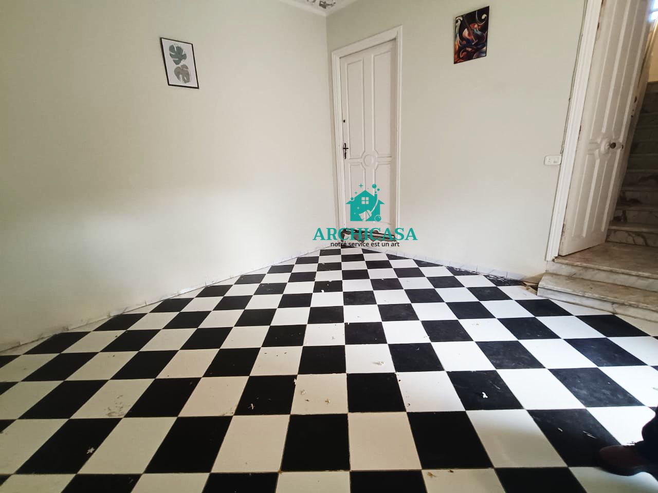 Hammam Lif&nbsp;Hammam Lif&nbsp;Vente&nbsp;Appart. 5 pi�ces+&nbsp;Etage d'une villa avec une  entr�e ind�pendante