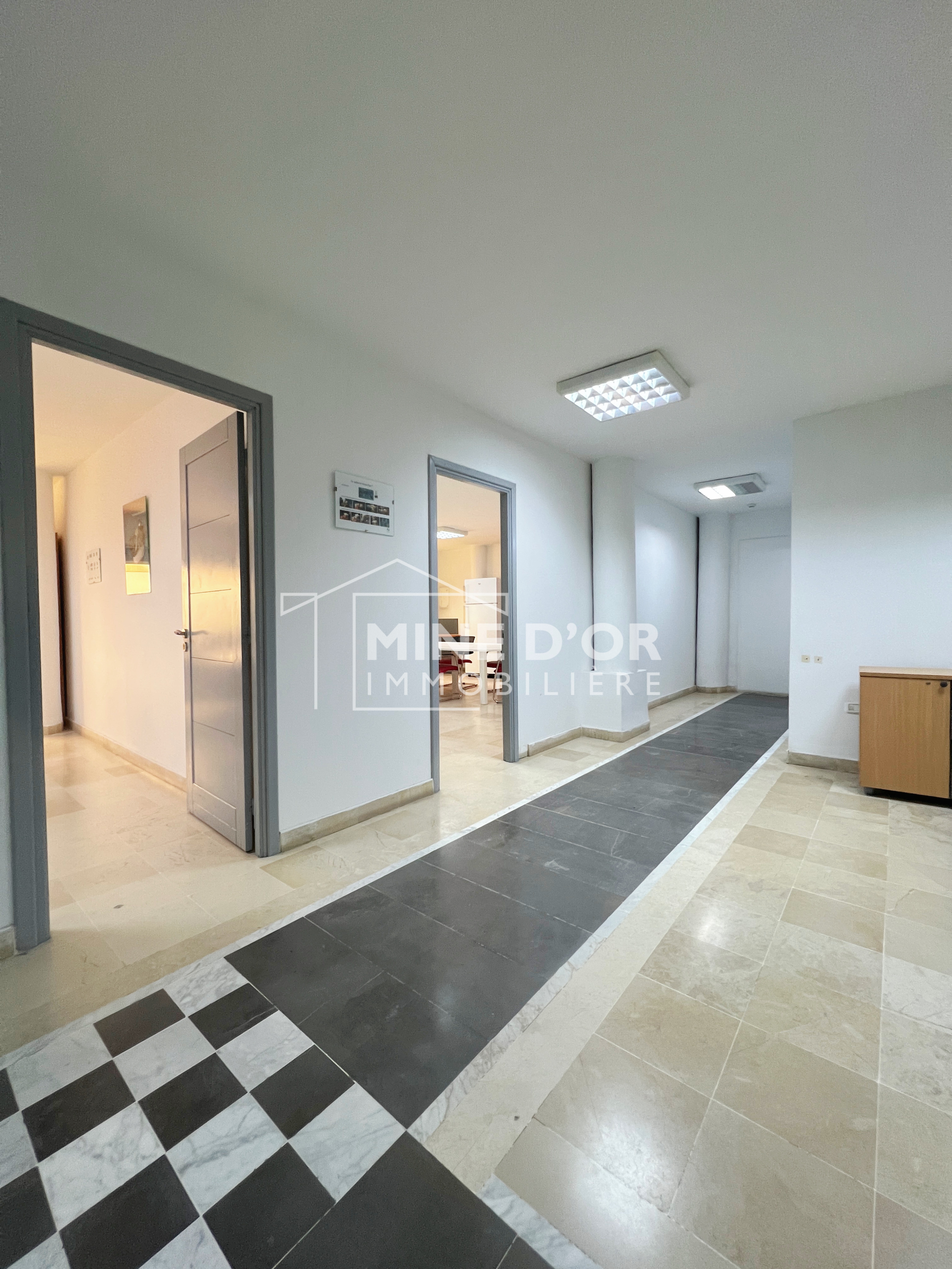 Bureaux & Commerces&nbsp;Bureau