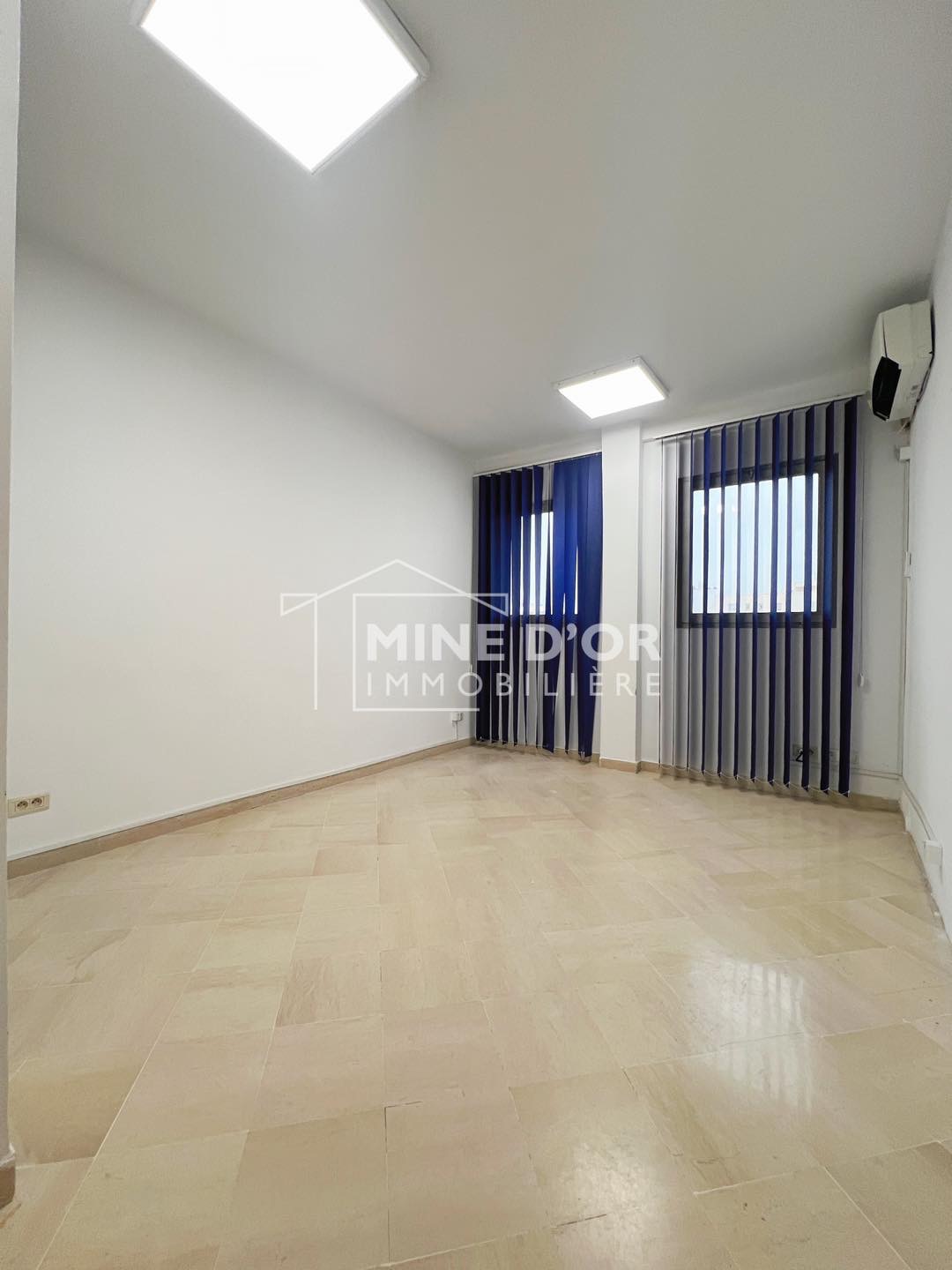 Bab Bhar&nbsp;Montplaisir&nbsp;Bureaux & Commerces&nbsp;Bureau&nbsp;Bureau en 4 espaces a montplaisir