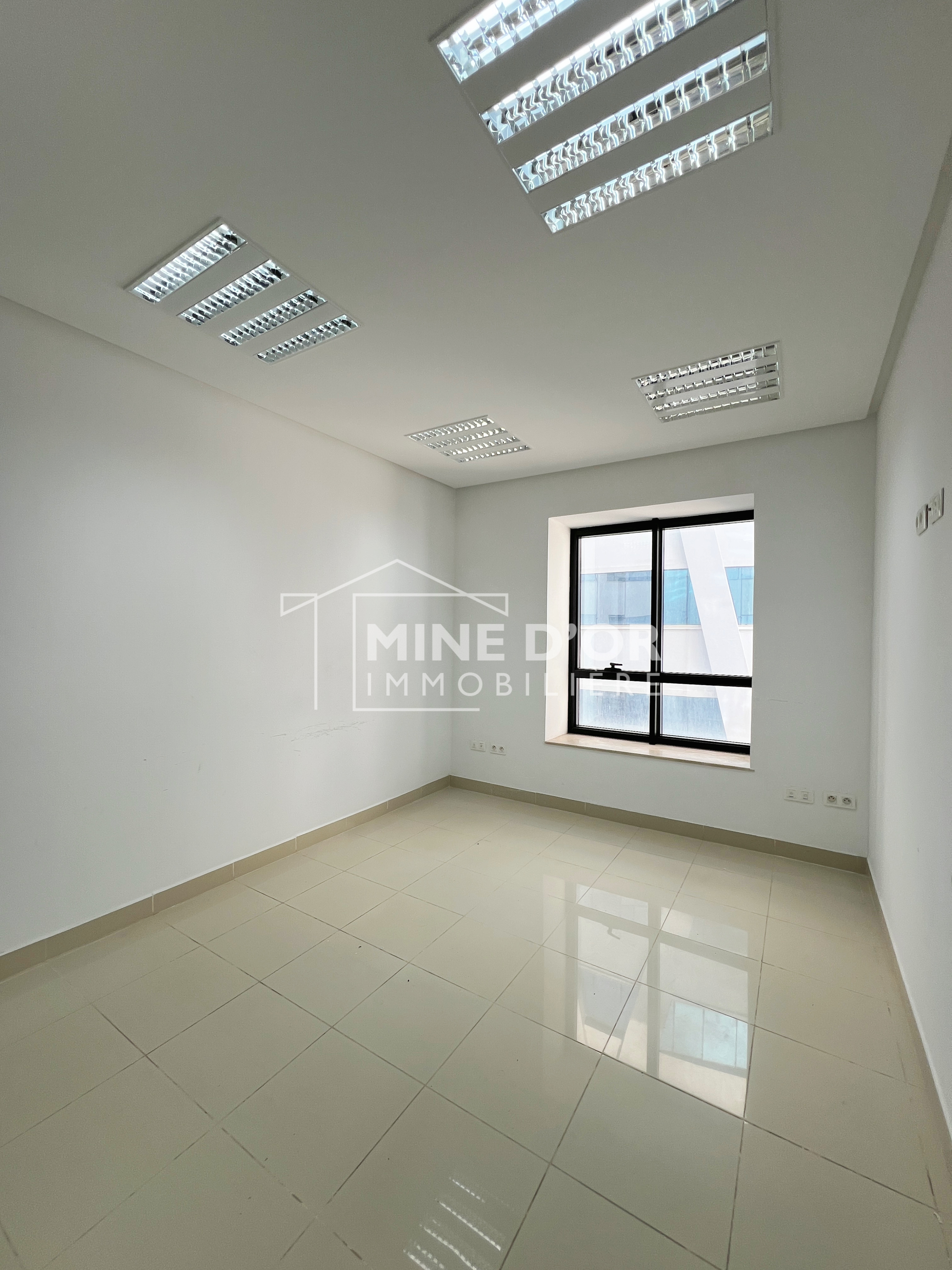 Bab Bhar&nbsp;Montplaisir&nbsp;Bureaux & Commerces&nbsp;Bureau&nbsp;Petit bureau h3 a montplaisir