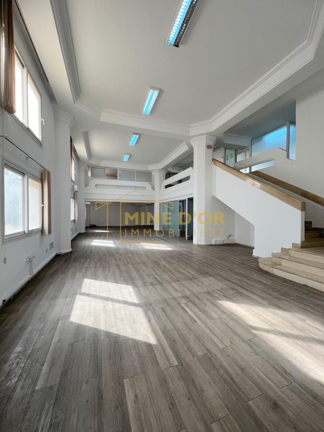 La Marsa&nbsp;Berge Du Lac&nbsp;Bureaux & Commerces&nbsp;Bureau&nbsp;Al bureaux ind�pandant au rdc au lac 1