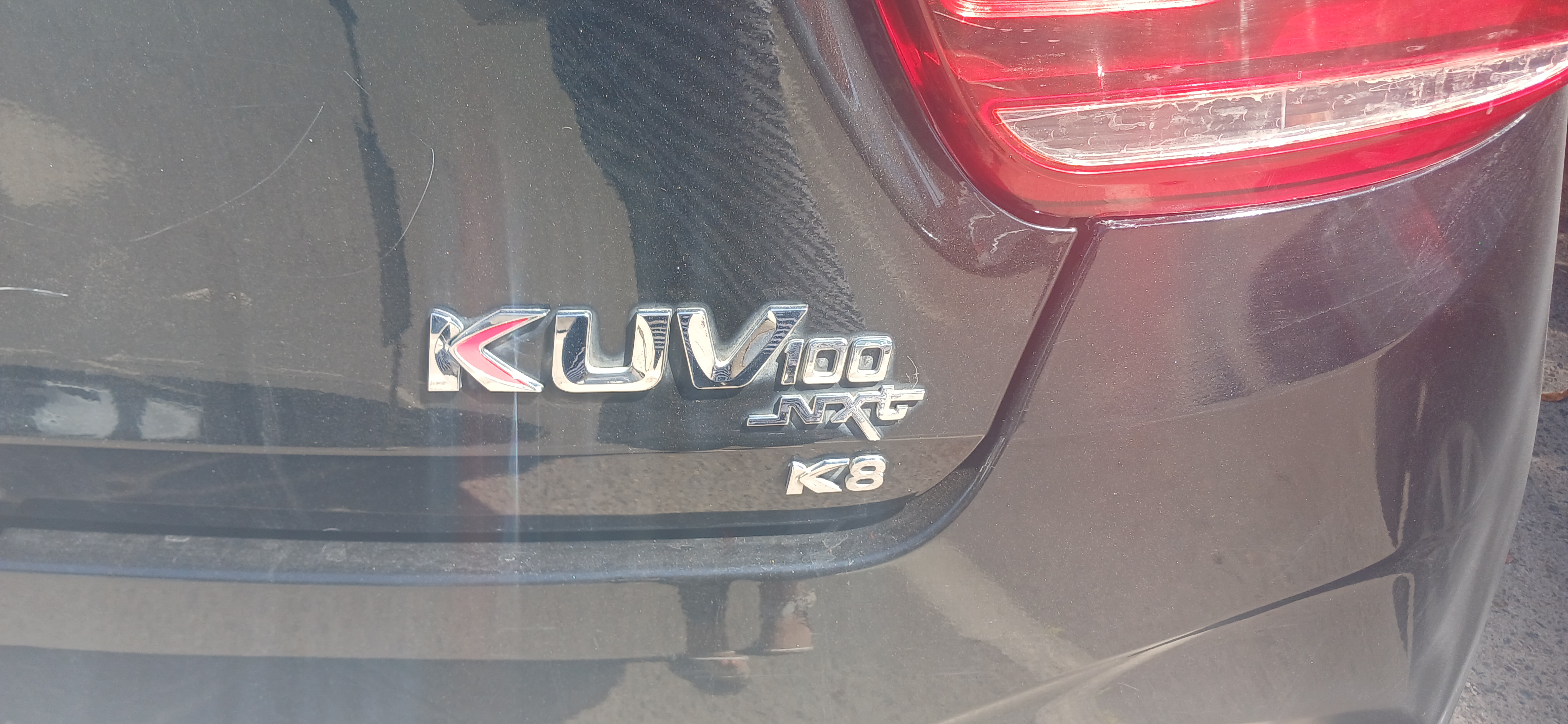 Ariana Ville&nbsp;Nouvelle Ariana&nbsp;Mahindra&nbsp;Autre Mod�le&nbsp;Mahindra kuv 100 k8  essence 1pt2  5 cheveux