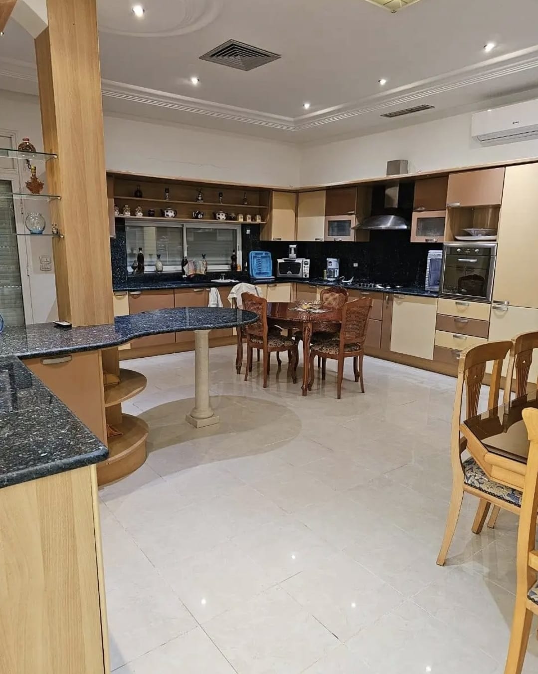 Hammam Sousse El Kantaoui Vente Maisons Magnifique villa pied dans l'eau a chatt mariem