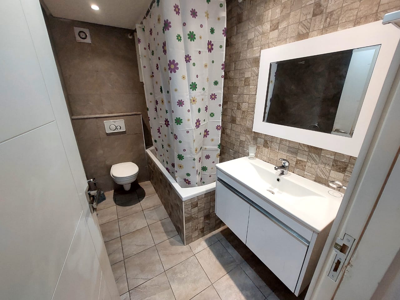 Ain Zaghouan&nbsp;Jardins de Carthage&nbsp;Location&nbsp;Appart. 5 pi�ces+&nbsp;S4 aux jardins de carthage