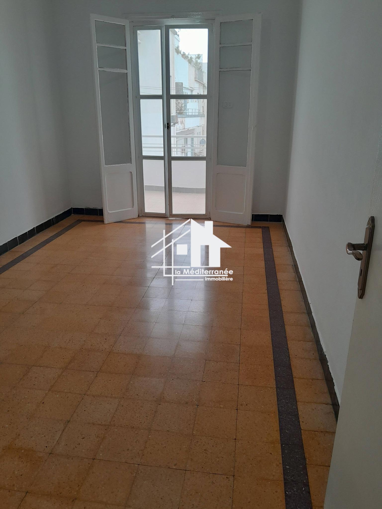 Bab Bhar&nbsp;Republique&nbsp;Location&nbsp;Appart. 3 pi�ces&nbsp;Appartement s3 � belv�d�re