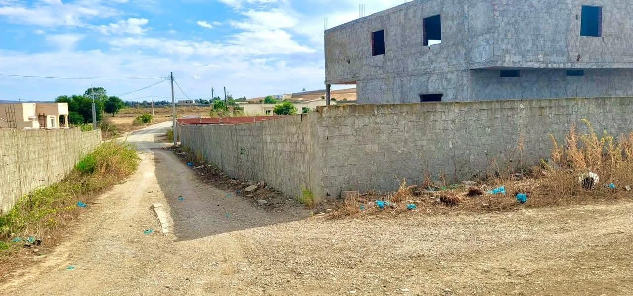 Sidi Thabet&nbsp;Sidi Thabet&nbsp;Vente&nbsp;Surfaces&nbsp;Terrain 130m2 a sidi thabet prix  28600dt