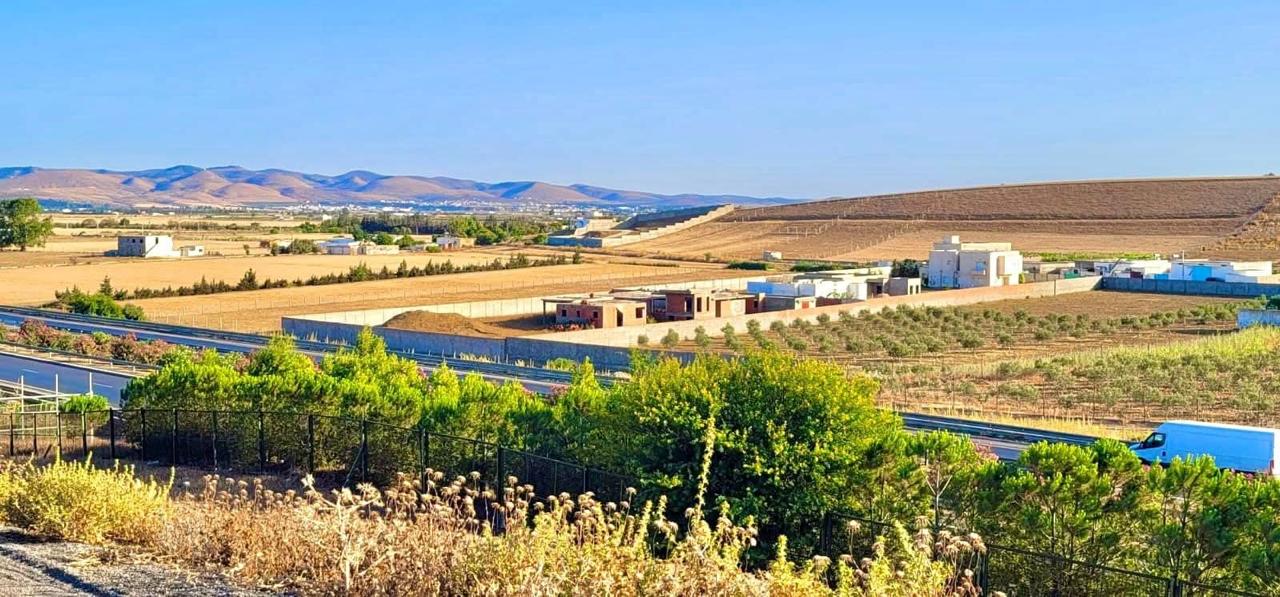 Sidi Thabet&nbsp;Sidi Thabet&nbsp;Vente&nbsp;Surfaces&nbsp;Quartier r�sidentiel tranquille