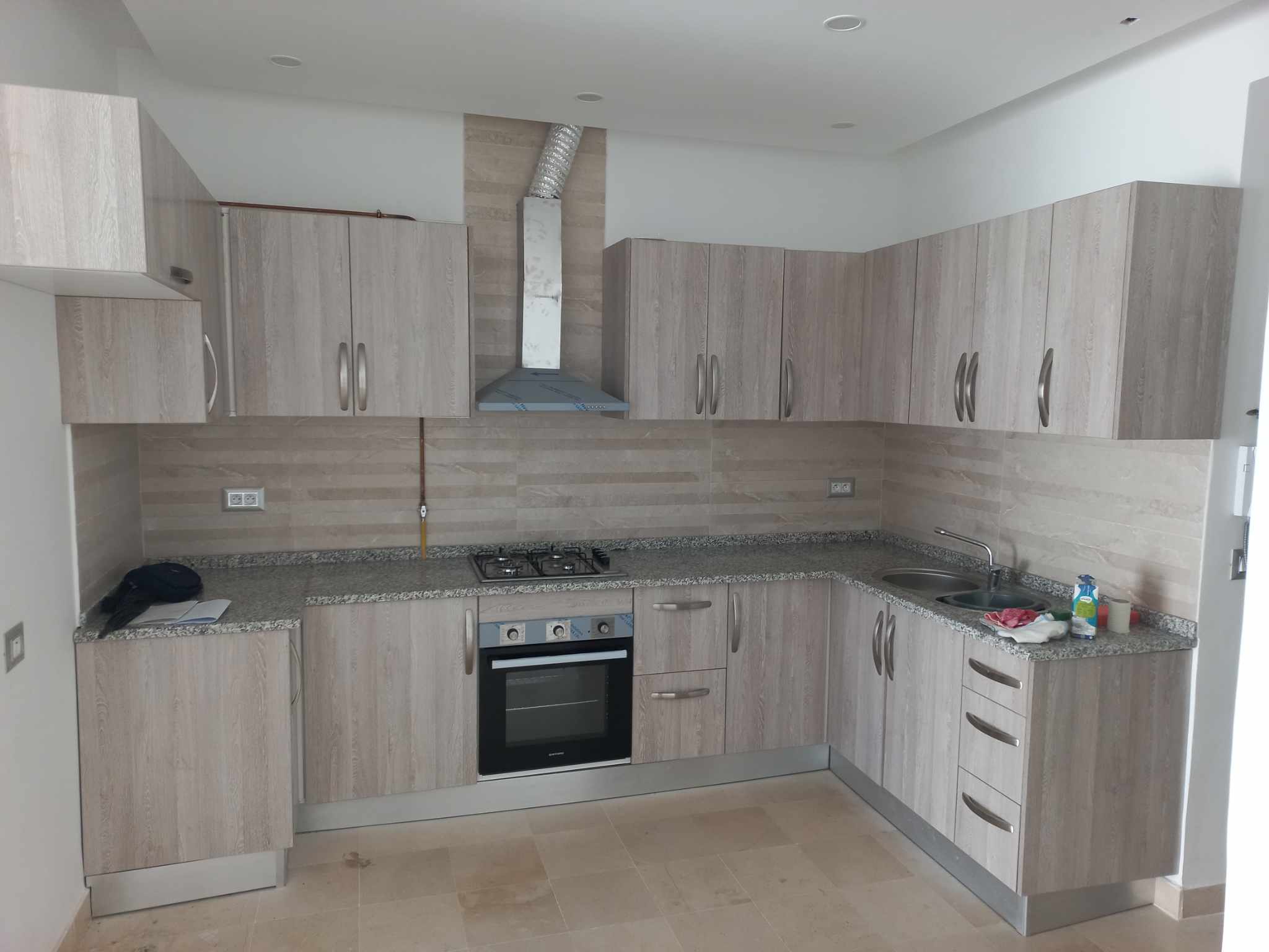 La Marsa&nbsp;El Aouina&nbsp;Location&nbsp;Appart. 1 pi�ce&nbsp;S1 avec grand terrasse � el aouina