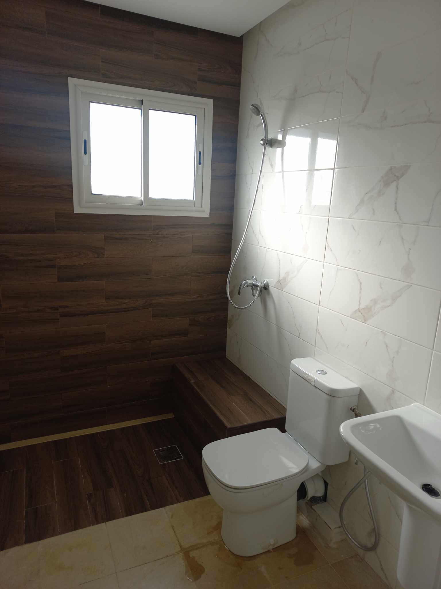 La Marsa&nbsp;El Aouina&nbsp;Location&nbsp;Appart. 1 pi�ce&nbsp;S1 avec grand terrasse � el aouina