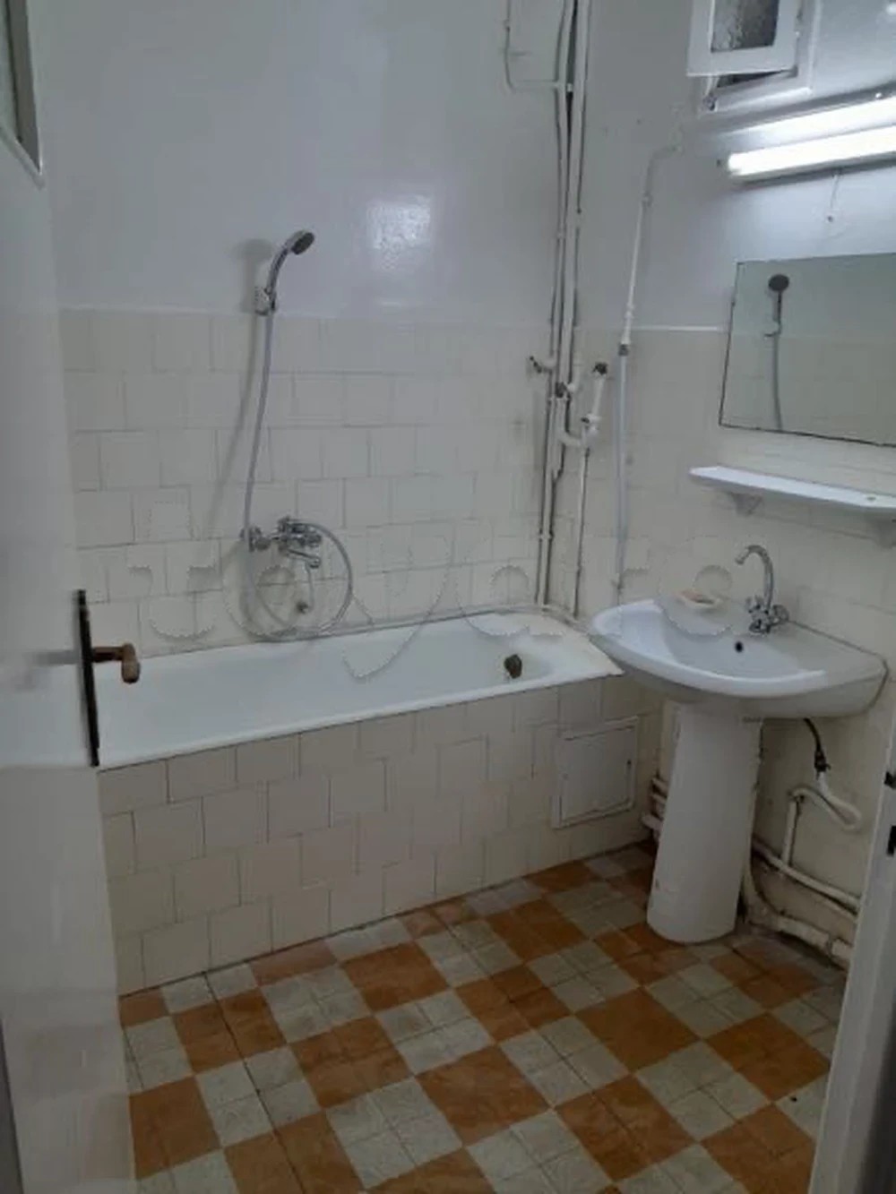 El Menzah&nbsp;Tunis Belvedere&nbsp;Location&nbsp;Appart. 4 pi�ces&nbsp;S plus 3 a jeanne d'arc wb4384