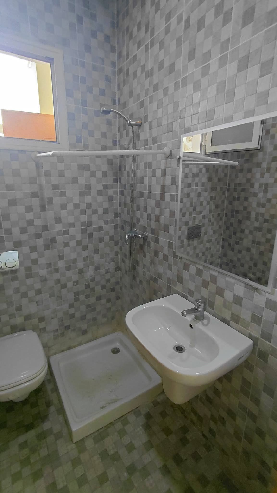 Cite El Khadra&nbsp;Cite El Khadra&nbsp;Location&nbsp;Appart. 3 pi�ces&nbsp;S plus 2 hst a la cit� el khadhra wb4404