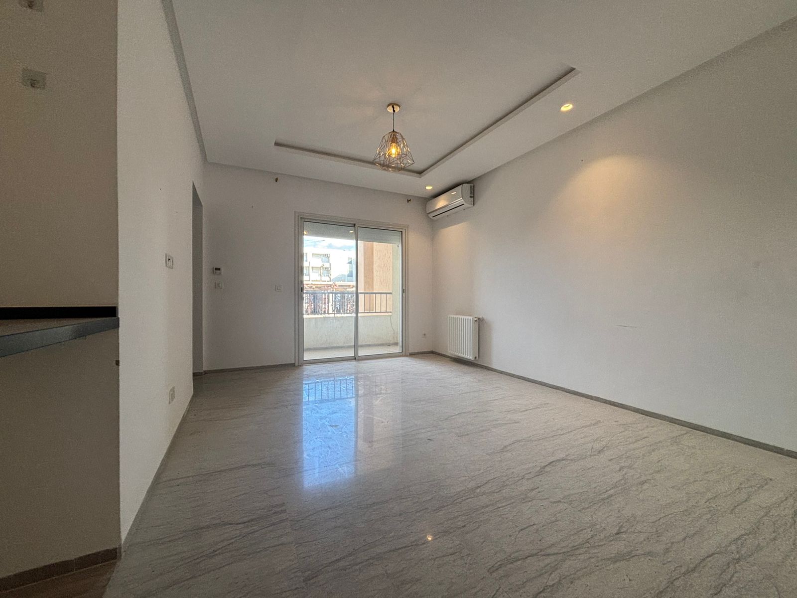 Ain Zaghouan&nbsp;Ain Zaghouan&nbsp;Location&nbsp;Appart. 2 pi�ces&nbsp;S plus un bien ensoleill� � l'aouina