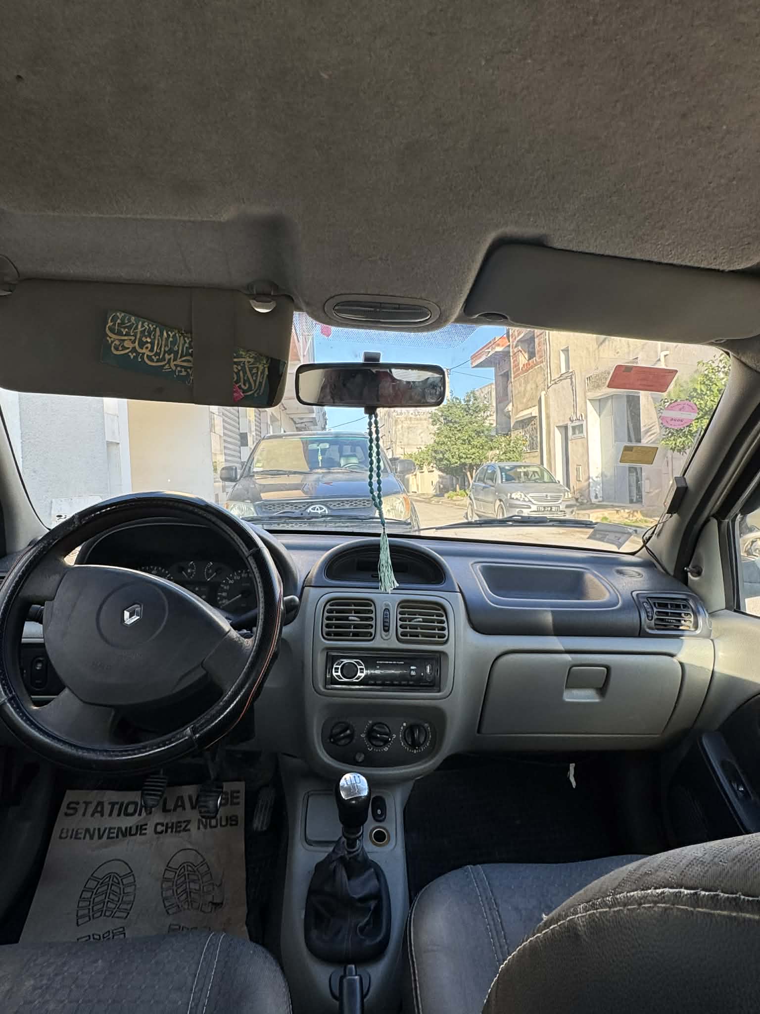 Menzel Temime&nbsp;Menzel Temime&nbsp;Renault&nbsp;Clio&nbsp;Clio classique en tr�s bon �tat