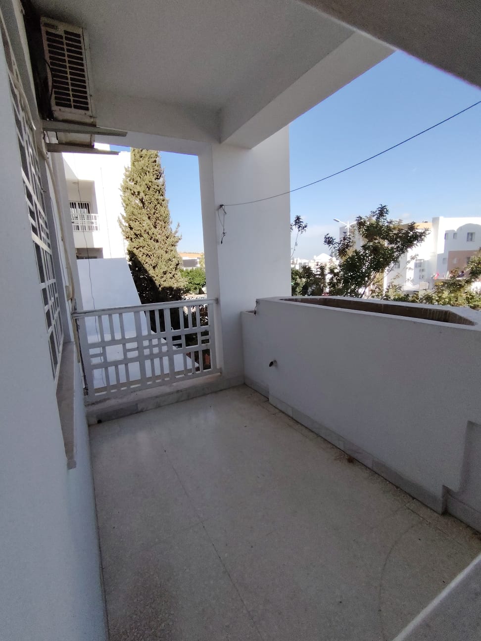 Ariana Ville&nbsp;Cite Ennasr 2&nbsp;Location&nbsp;Appart. 4 pi�ces&nbsp;S plus 3 strat�gique � ennasr 2