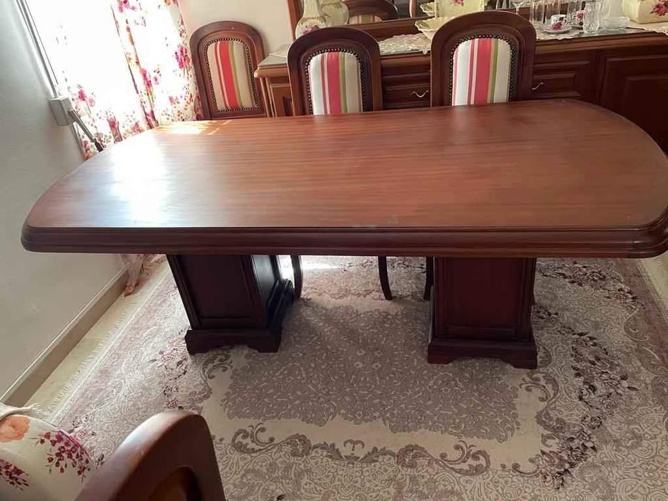 Le Bardo&nbsp;Khaznadar&nbsp;Salon - Salle � manger &nbsp;Salle � manger&nbsp;Table et six chaises bois iroko tres bonne qualit�