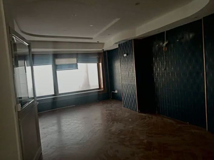 Ariana Ville&nbsp;Cite Ennasr 2&nbsp;Bureaux & Commerces&nbsp;Surfaces&nbsp;Usage commercial o� bureautique