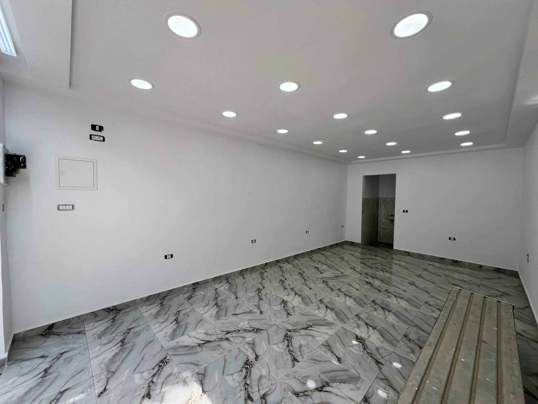 Ben Arous&nbsp;Ben Arous&nbsp;Location&nbsp;Autre&nbsp;Showroom ou bureau