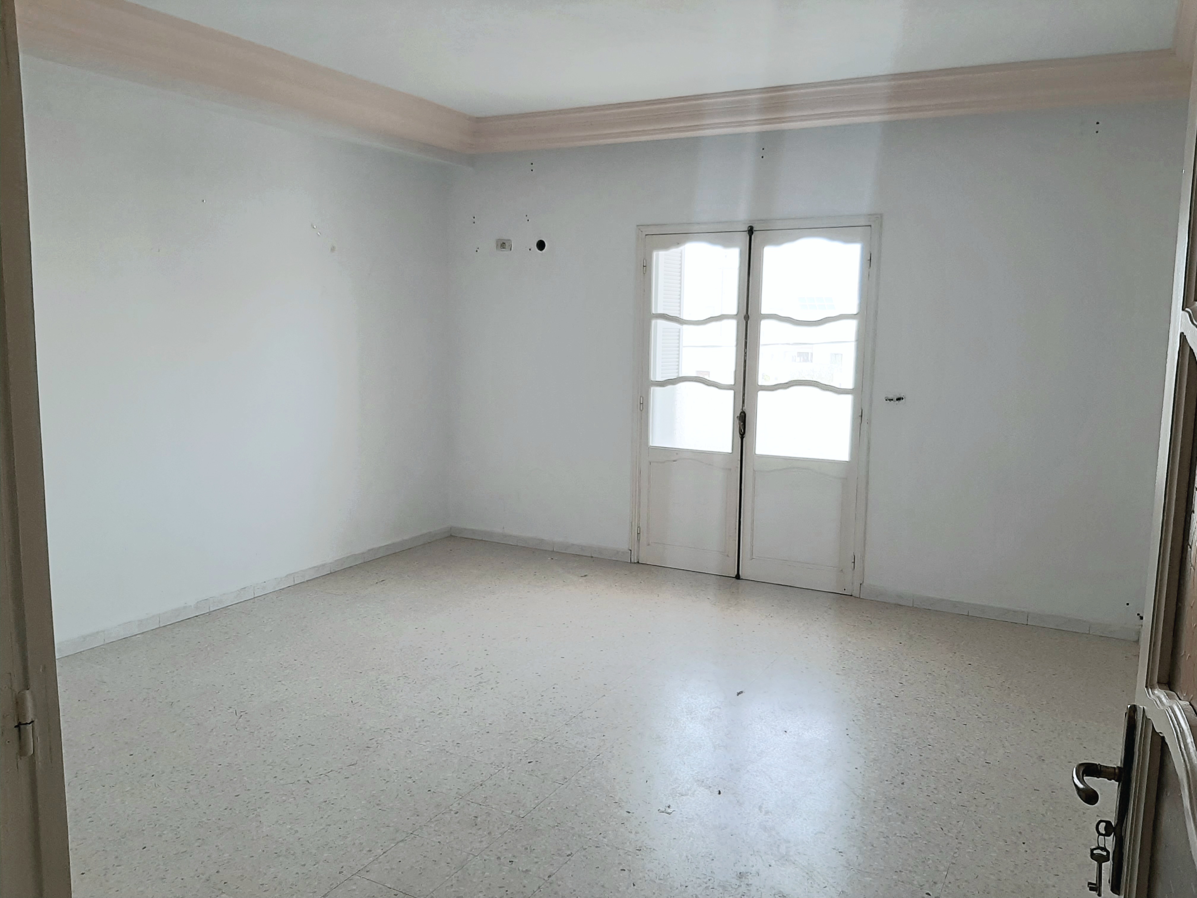 Sakiet Eddaier&nbsp;Essaltania&nbsp;Location&nbsp;Appart. 3 pi�ces&nbsp;Grande appartement