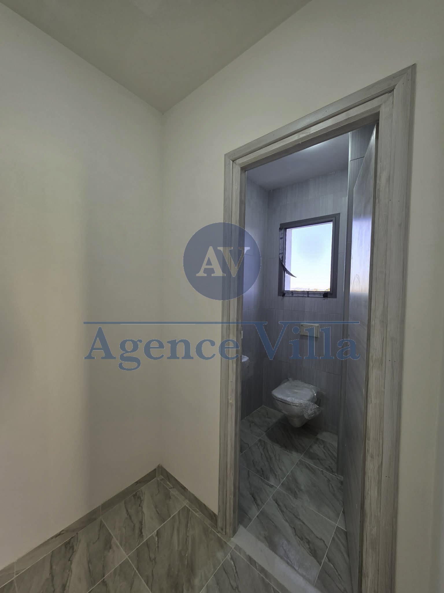 El Kram&nbsp;Le Kram&nbsp;Bureaux & Commerces&nbsp;Bureau&nbsp;Un bureau h2 au lac3 le kram