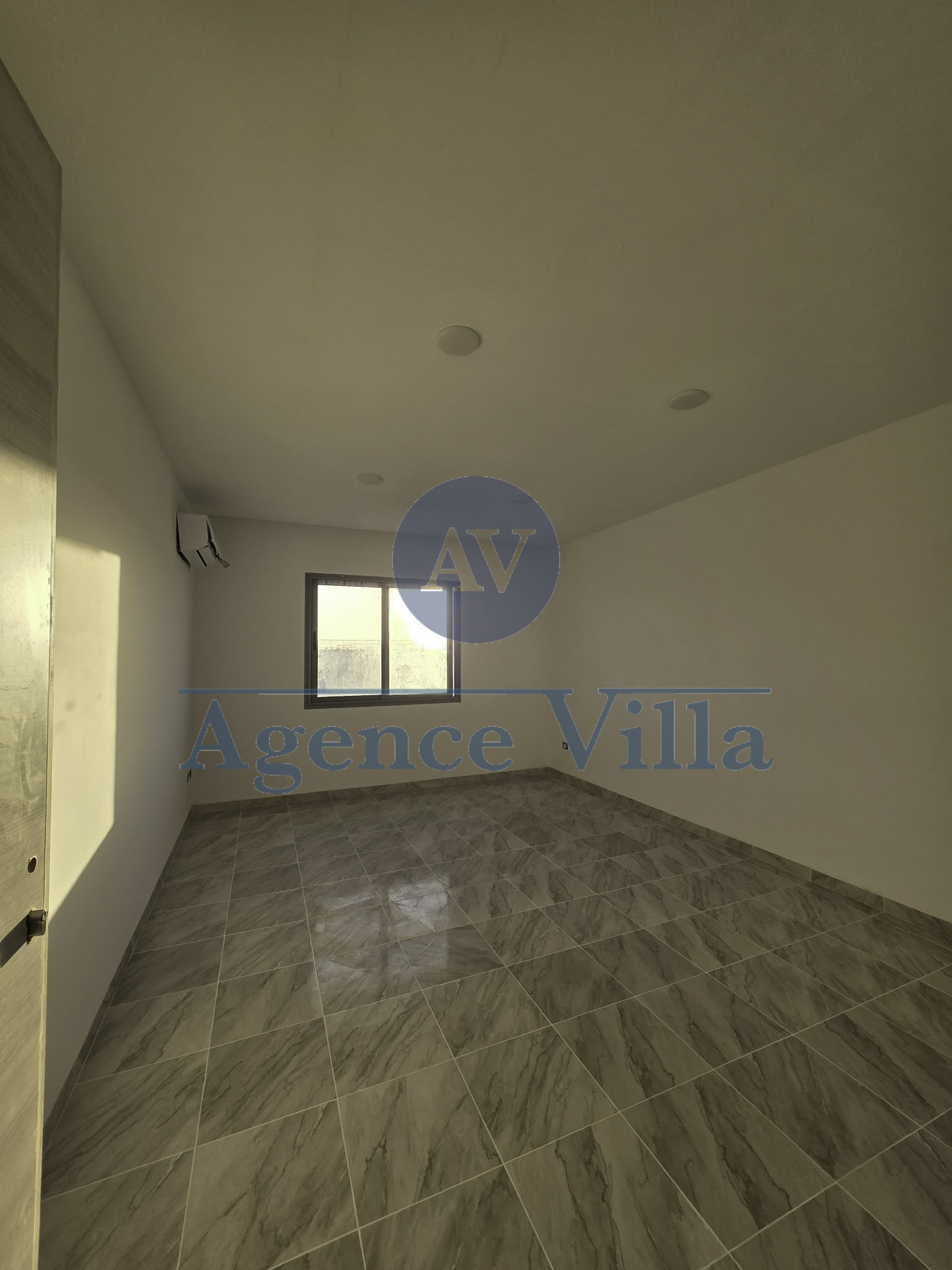 Bureaux & Commerces&nbsp;Bureau