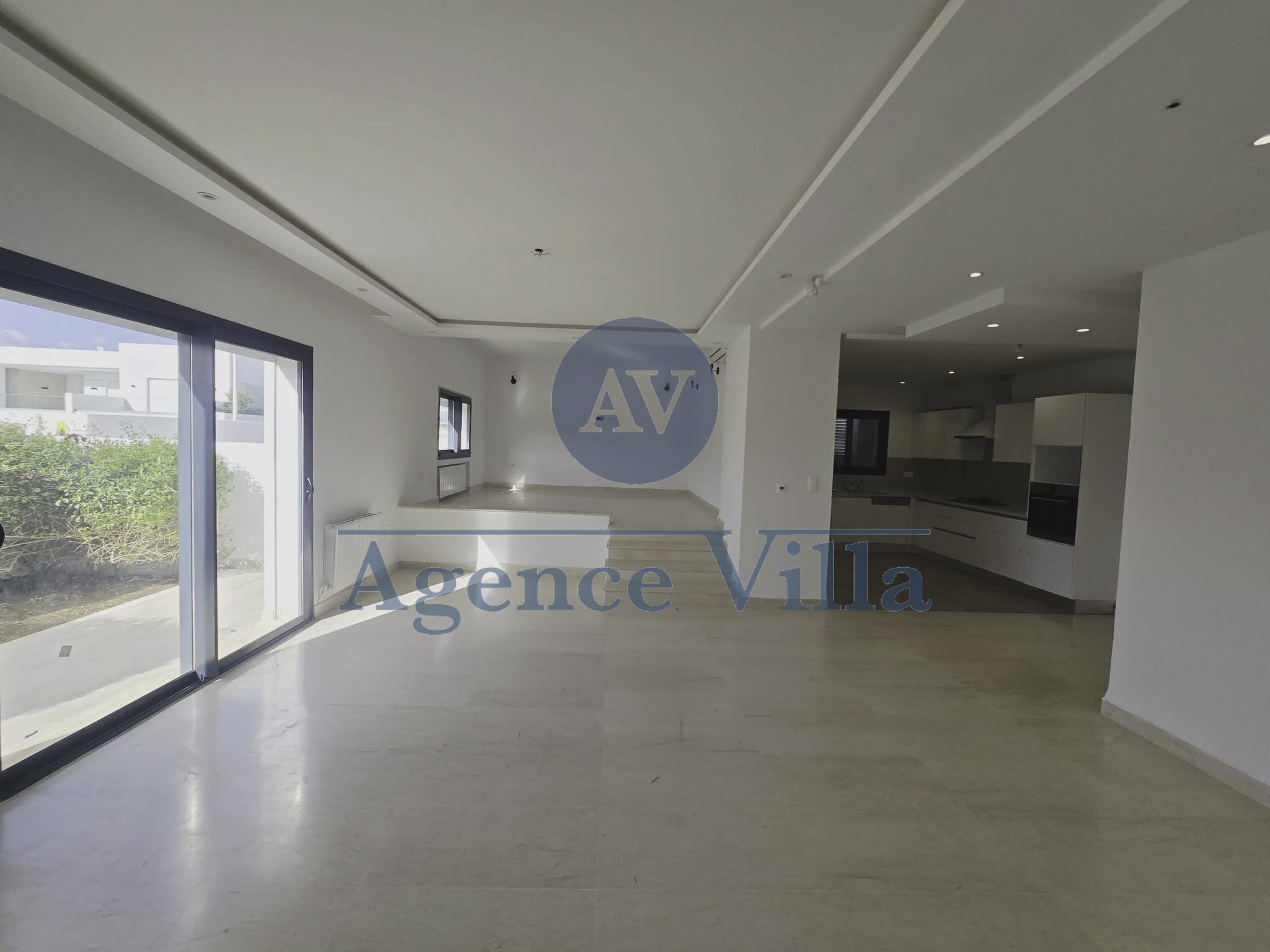 La Soukra&nbsp;Chotrana 3&nbsp;Location&nbsp;Duplex&nbsp;Un duplex s4 � la soukra chotrana