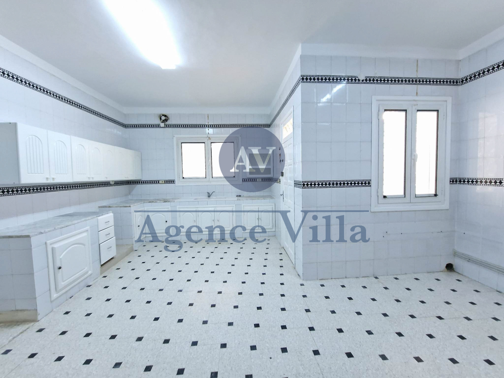 Carthage&nbsp;Carthage&nbsp;Location&nbsp;Maisons&nbsp;Une villa s4 avec jardin � carthage