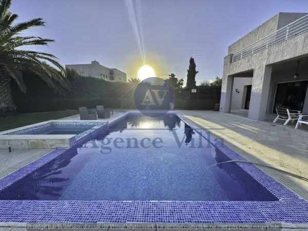 La Marsa&nbsp;Gammart&nbsp;Location&nbsp;Maisons&nbsp;Une villa meubl�e  avec piscine � gammarth